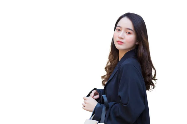 Oldukça Uzun Saçlı Siyah Paltolu Genç Asyalı Bir Kadınının Portresi — Stok fotoğraf