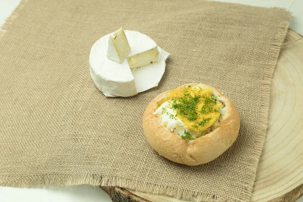Delicious Bun Stuffed Cheese Egg Quick Sandwich Recipe Quick Snack — Stock Photo, Image