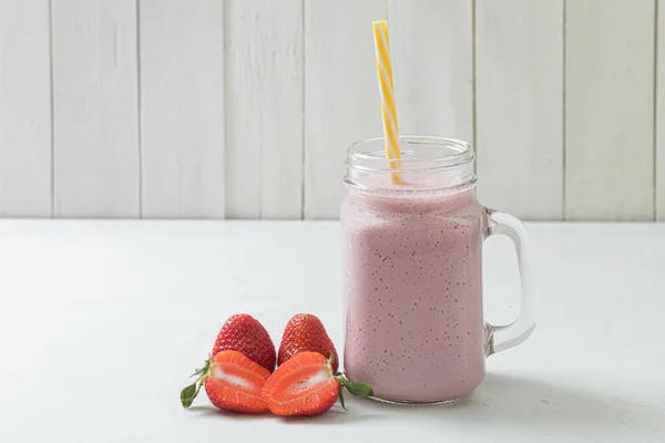 Pequeno Almoço Saboroso Saudável Batido Com Fruta Fresca Milkshake Morango — Fotografia de Stock