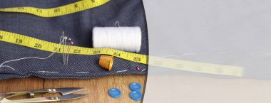 Geniş pankart, el yapımı arka plan. İğne ipliği. Uzayı kopyala Yan görünüm, yakın çekim, seçici odak