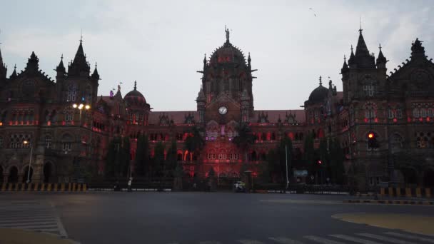 Mumbai India Road Chhatrapati Shivaji Maharaj Terminus Wears Deserted Look — стоковое видео