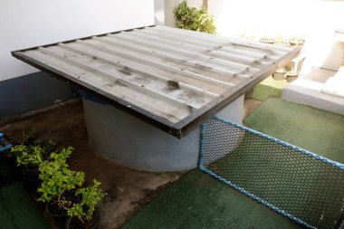 Metal kaplamalardan yapılmış çatı kaplamaları.