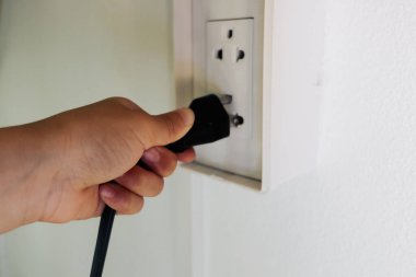 Bir çocuğun eli jest yapıyor..