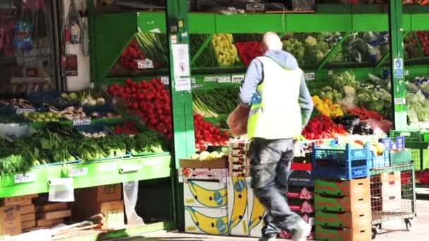 Panning Shot Fruit Veggies Shopping London — Stock Video