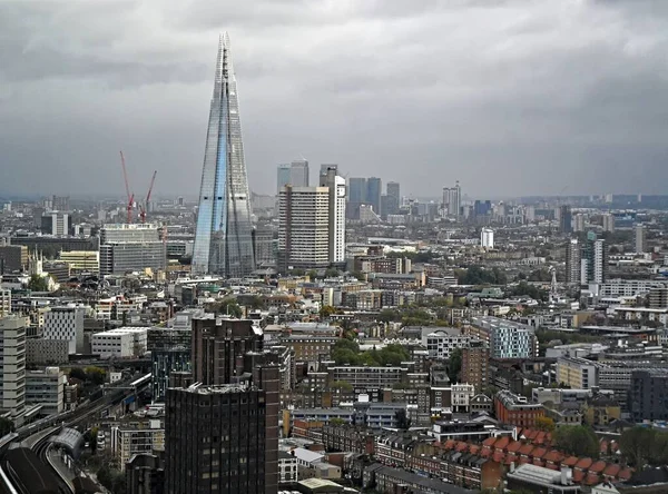 Центральный Городской Пейзаж Лондона Виден Лондонского Глаза Тёмным Облачным Небом — стоковое фото