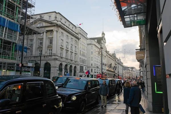 Les Gens Descendent Piccadilly Avec Lloyds Bank Arrière Plan Central — Photo