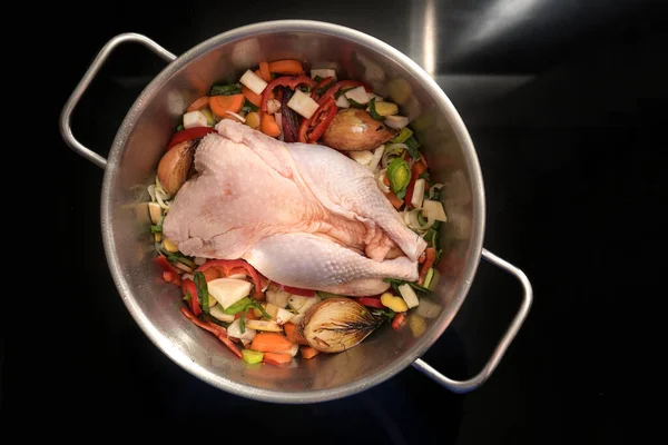 Bahan Bahan Untuk Sup Sehat Dengan Ayam Dan Sayuran Utuh — Stok Foto