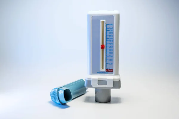 Débitmètre Pointe Inhalateur Bleu Dispositifs Médicaux Pour Les Patients Allergiques — Photo