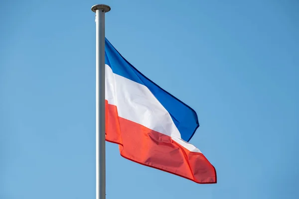 Vlajka Šlesvicko Holštýnska Německu Pruhy Modrém Bílém Červeném Třepotání Proti — Stock fotografie