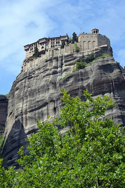 Monastery Varlaam Situated Top Rocky Precipice Part Meteora Complex Central — Stock Photo, Image