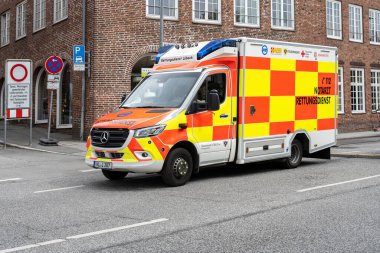 Lubeck, Almanya, 7 Haziran 2024: Bir kaza ya da sağlık felaketi, fotokopi alanı, seçili odak noktası