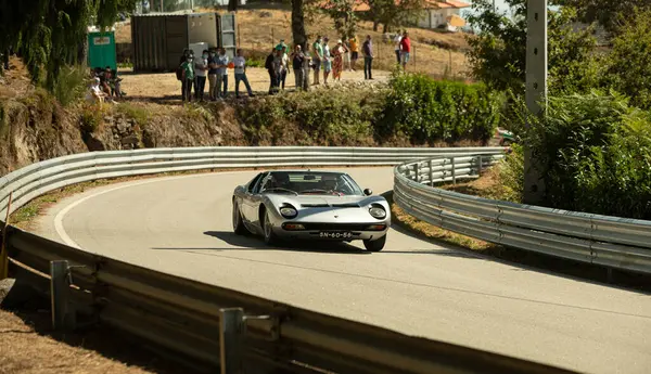 Caramulo, Portekiz - 04 Eylül 2021: Gray Lamborghini Miura SV Caramulo Motor Festivali 2021