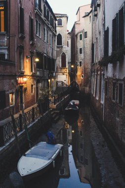 Geleneksel Cannal Sokağı ile gondol Venedik, İtalya