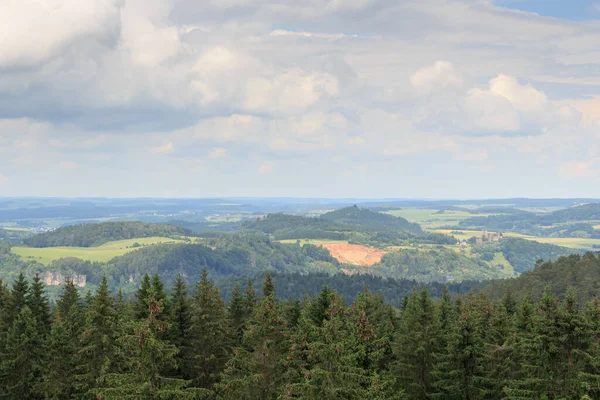 Panorama Utsikt Över Eifel Berg Med Slott Kasselburg Och Träd — Stockfoto