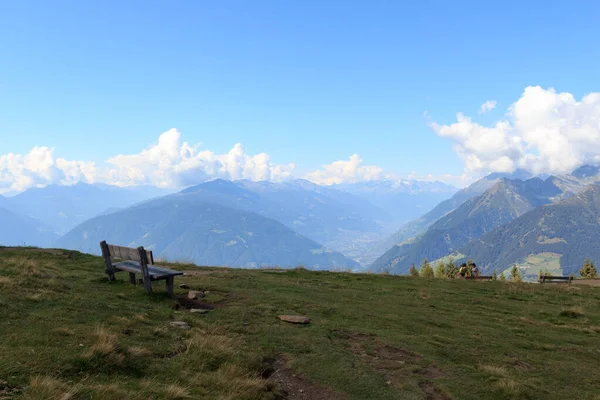 Bergpanorama Bankje Gezien Vanaf Berg Hirzer Saltaus Zuid Tirol Italië — Stockfoto