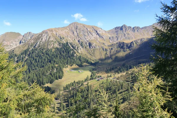 Bergpanorama Alpen Met Berghutten Bij Hirzer Saltaus Zuid Tirol Italië — Stockfoto