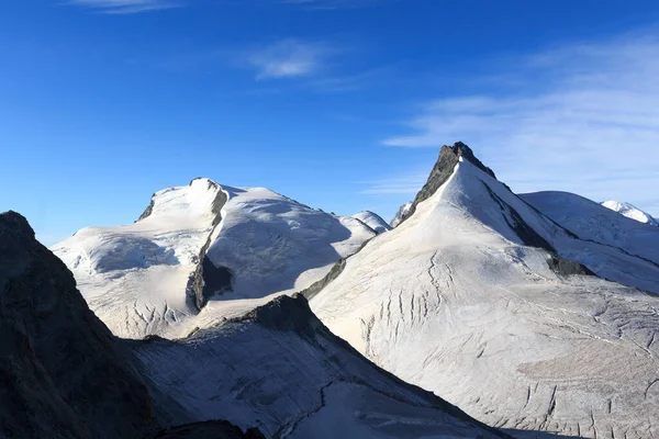 Panorama Utsikt Med Berget Strahlhorn Till Vänster Och Berget Rimpfischhorn — Stockfoto