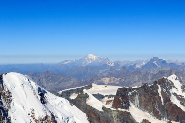 Mont Blanc Massif, Fransa 'da Mont Blanc Dağı manzaralı