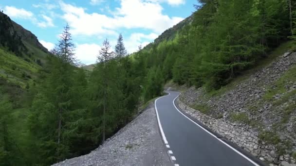 Санта Марія Швейцарія Липня 2023 Політ Над Блакитним Porsche 911 — стокове відео