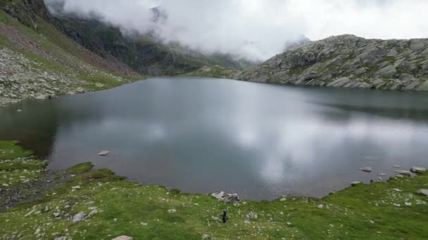 Volo Partenza Dal Lago Langsee Laghi Spronser Panorama Montano Nel — Video Stock