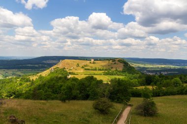 Chapel Walburgis Franconian İsviçre, Almanya 'daki Walberla tepesinin eteklerinde