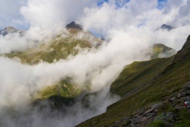 Texel grubundaki dağ manzarası ve bulutlar, Güney Tyrol, İtalya