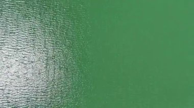 Groer Alpsee Gölü 'nün yukarıdan görünüşü Allgu Alpleri' ndeki dağ panoramasını gözler önüne seriyor.