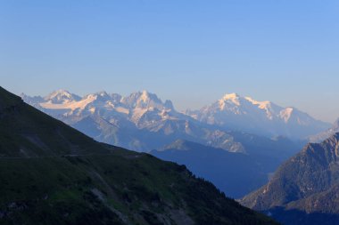 Mont Blanc Massif Dağı manzarası Batı Alpleri, Fransa 