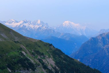 Mont Blanc Massif Dağı manzarası Batı Alpleri, Fransa 
