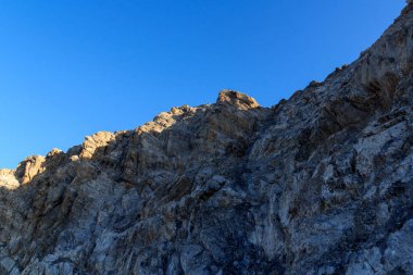 İsviçre 'nin İsviçre Alplerindeki Büyük Muveran Dağı zirvesine doğru tırmanıyor.