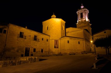 Silos Manastırı gece aydınlandı, Santo Domingo de Silos, Burgos, İspanya