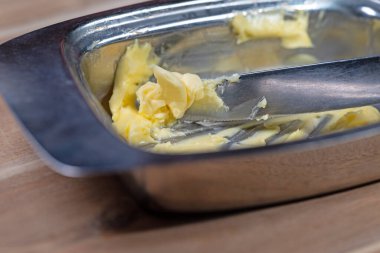 Tereyağında tereyağı ve bıçak