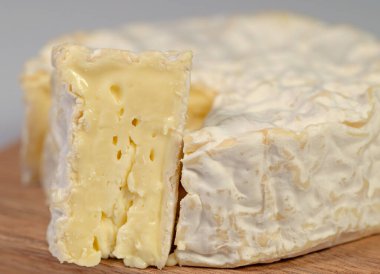 Yumuşak peynir, Camembert, yakın planda.