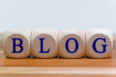 Yazdırma günlüğü olan tahta küp