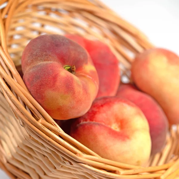 Flat Peaches Basket — Stock Photo, Image