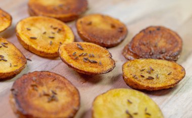 Kızarmış patatesle yakından çek.