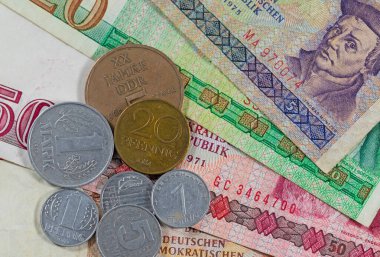 Doğu Almanya parası, madeni paralar ve banknotlar