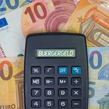 Ekranda Vatandaş Gelirleri sözcüğüyle hesap makinesi