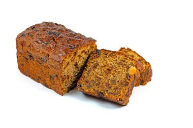 Beyaz arkaplana karşı meyveli ekmek