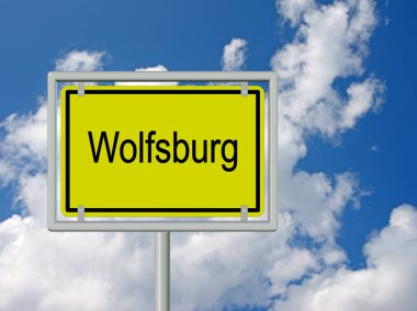 Wolfsburg, kasaba tabelası. Yakın çekim.