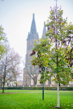 Visegrad 'daki Aziz Peter ve Paul Bazilikası. Yüksek kalite fotoğraf