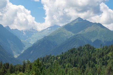 Peaks and Skies: Nature Color Medley. Yüksek kalite fotoğraf