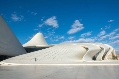 Zaha Hadid 'in Heydar Aliyev Kültür Merkezi. Yüksek kalite fotoğraf