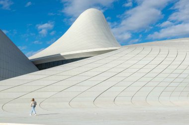 Zaha Hadid 'in Heydar Aliyev Kültür Merkezi. Yüksek kalite fotoğraf