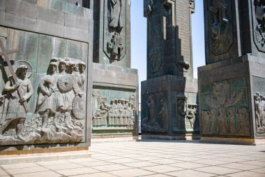 Tsereteli, Gürcistan tarihinin anıtının yazarıdır. Yüksek kalite fotoğraf