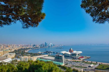 Bakü 'deki Upland Park' tan Denise Mall 'ın görüntüsü. Yüksek kalite fotoğraf