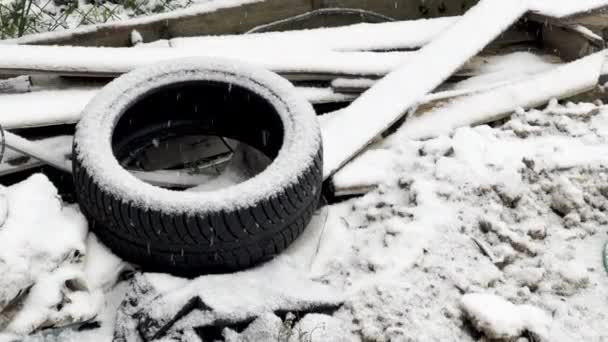 ยางรถยนต างและไม างภายใต มะแรกของฤด หนาว — วีดีโอสต็อก