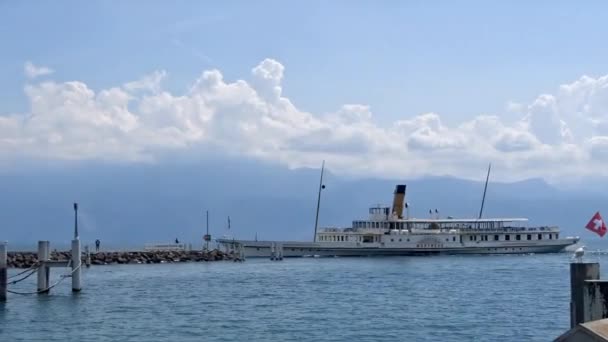 Lausana Suiza Agosto 2018 Puerto Lausana Sereno Con Majestuoso Buque — Vídeo de stock