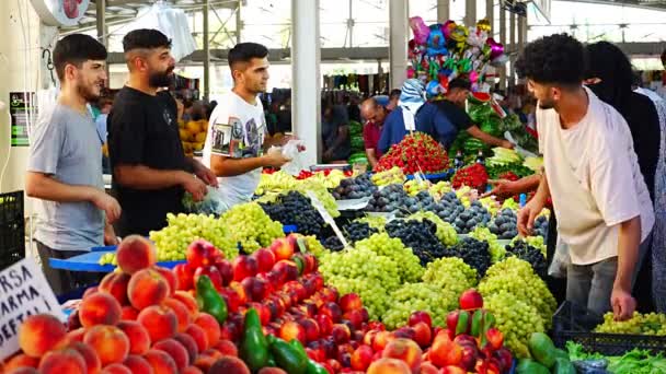 Antalya Turkiet September 2022 Människor Den Lokala Traditionella Marknaden Konyaalti — Stockvideo