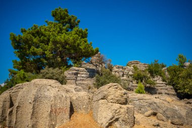 Kanyondaki dağların manzarası. Kanyon kayalıkları ve taşlarıyla muhteşem doğal panoramik manzara, Türkiye. Yüksek kalite fotoğraf